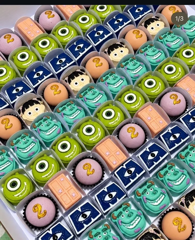 Brigadeiros do tema Monstros S.A.